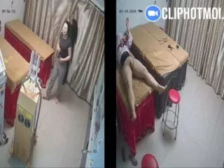 Clip: Hack cam chị gái vú to hàng múp đi tẩy lông