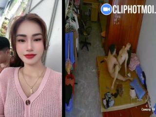 Clip: Hack cam chị shop quàn áo